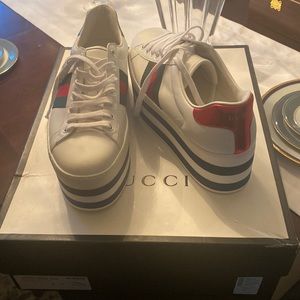 Platformed gucci sneakers